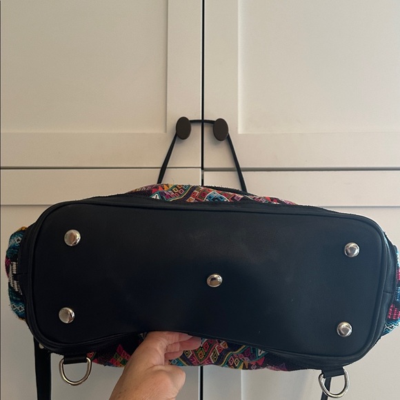 Guatemalan Huipil Embroidered fabric and leather tote - Picture 5 of 10